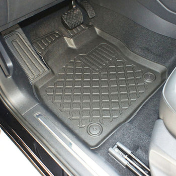 Gummimatten mit hohem Rand Volkswagen Tiguan II, baujahr 05.2016 - bis heute, karosserie suv #1