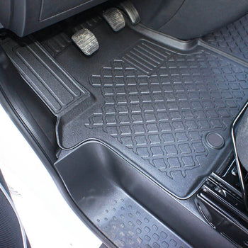 Gummimatten mit hohem Rand Opel Vivaro B, baujahr 09.2014 - 02.2019, karosserie van radstand l1	und l2 | 653467