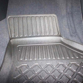 Gummimatten mit hohem Rand Volkswagen Passat B8, baujahr 12.2014 - 12.2021, karosserie limousine inklusive facelift | 603412