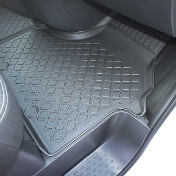 Gummimatten mit hohem Rand Opel Vivaro B, baujahr 09.2014 - 02.2019, karosserie van radstand l1	und l2 | 653467