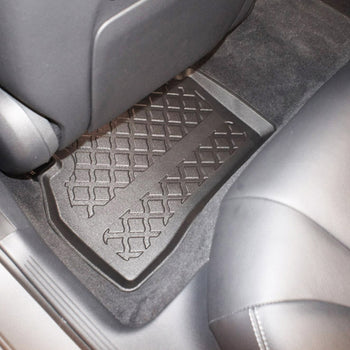 Gummimatten mit hohem Rand Mercedes C-Klasse W205, baujahr 03.2014 - 11.2020, karosserie limousine #2