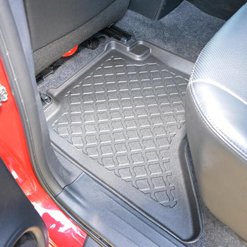 Gummimatten mit hohem Rand Toyota Hilux, baujahr 09.2016 - bis heute, karosserie pickup doppelkabine | 603380