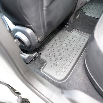 Gummimatten mit hohem Rand Peugeot 3008 II Hybrid, baujahr 09.2019 - bis heute, karosserie suv inklusive facelift, ohne focal hi-fi-system | 603441