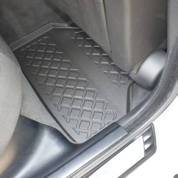 Gummimatten mit hohem Rand BMW 5er Reihe E60, baujahr 07.2003 - 02.2010, karosserie limousine | 602058