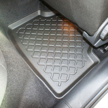 Gummimatten mit hohem Rand Skoda Octavia III, baujahr 05.2013 - 05.2020, karosserie kombi passt nicht zu e-tec mild hybrid modell | 603283