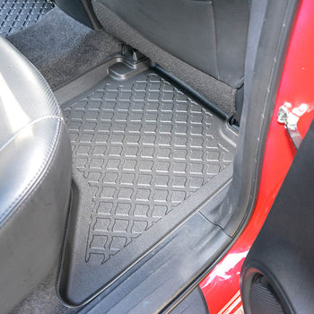 Gummimatten mit hohem Rand Toyota Hilux, baujahr 09.2016 - bis heute, karosserie pickup doppelkabine, inklusive facelift | 603380