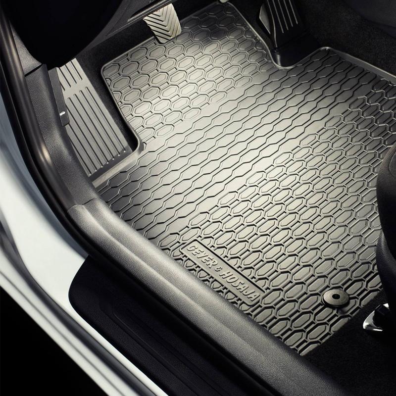 MASSGESCHNEIDERTE FUSSMATTEN